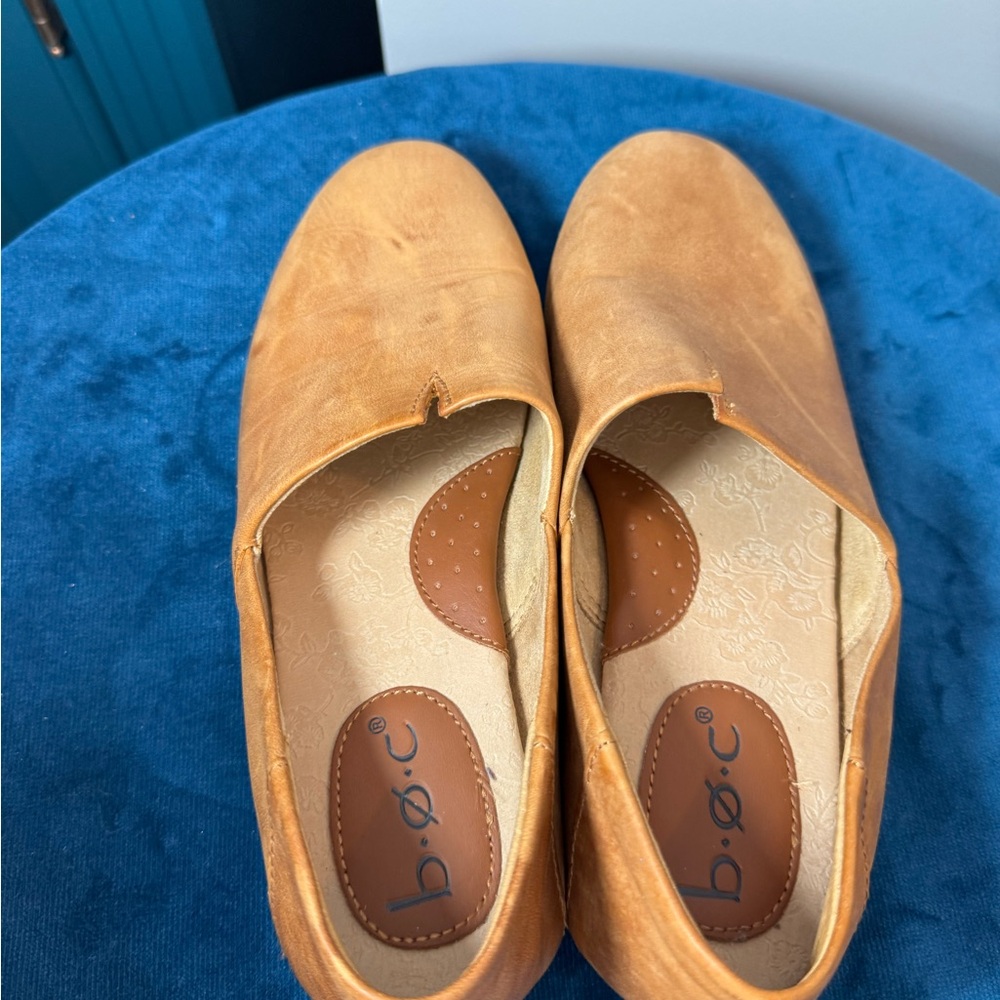 boc Women's Suree Leather slip on Loafers in a tan/cognac - Picture 5 of 8